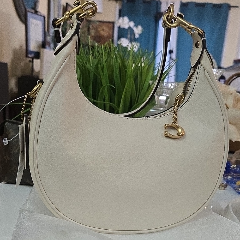 Coach Jonie 22 Shoulder Bag